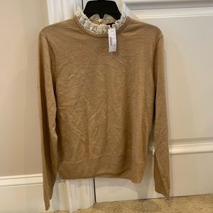 Sweater with lace collar